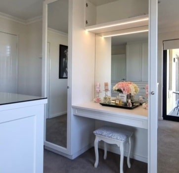 1_Dressing-Room-1