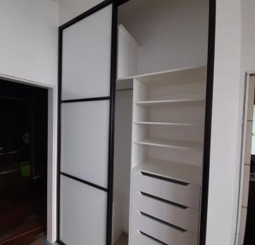 Super white glass with black expression frames