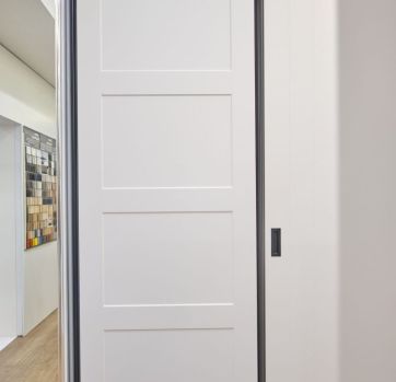 Classic white breeze settler 4 panel
