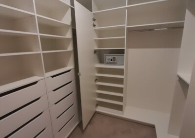 Walk-in Wardrobe 12