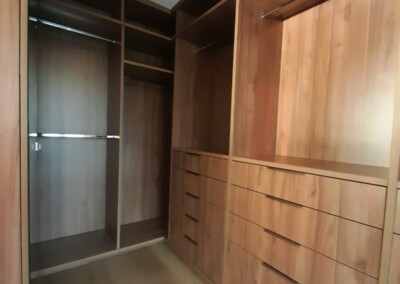 Walk-in Wardrobe 16